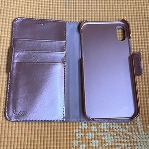 Very soft leather dream iPhone XS case and holds credit cards as well. Lght pink
